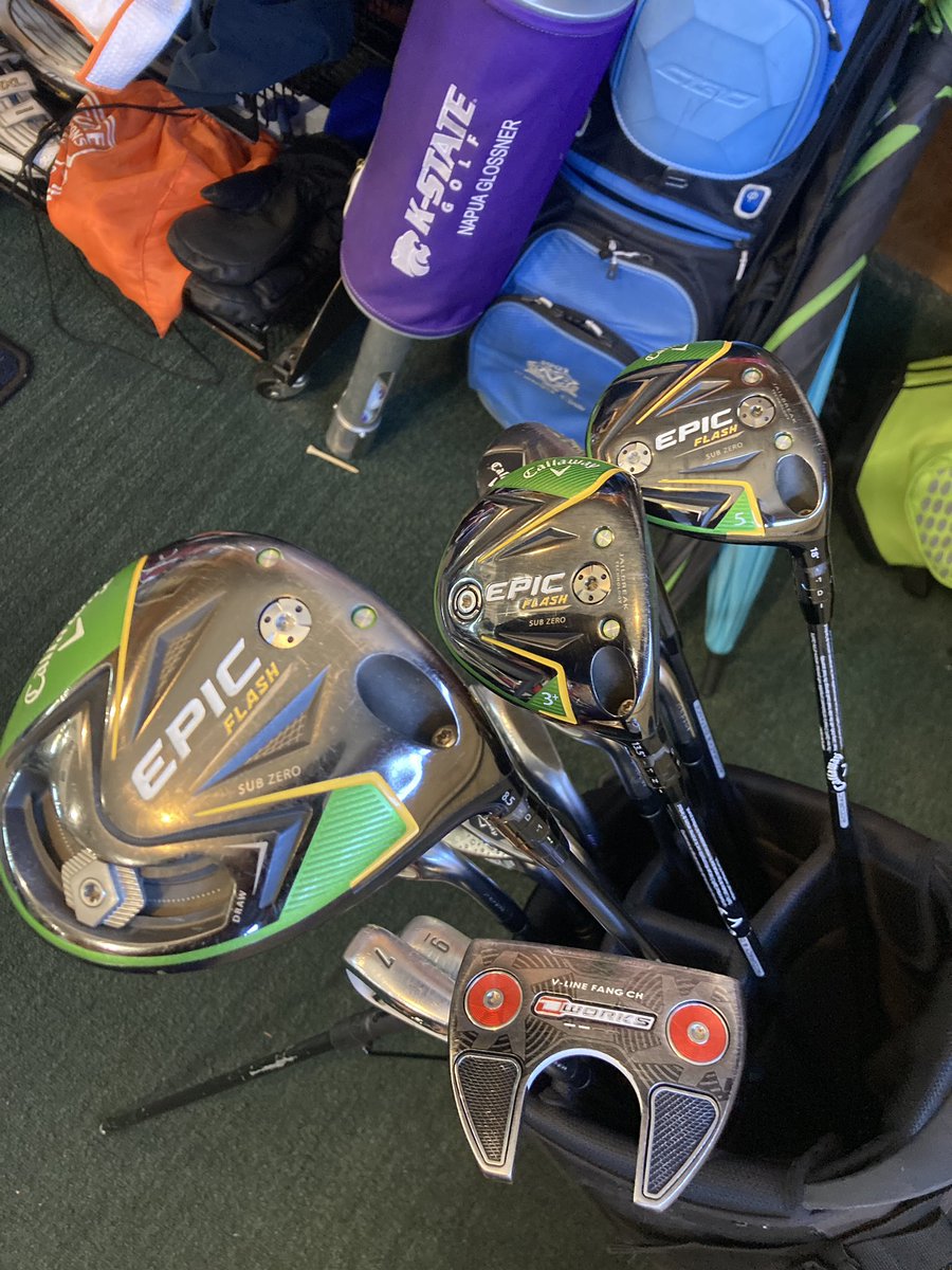 NapuaGolf's tweet photo. @CallawayGolf @eGolfMegastore Along with #Apex 5i-PW  Jaws 52*-56-*-60* wedges and a sweet @odysseygolf O-Works V-Line Fang CH putter. May be time to upgrade the driver though, but it still hits 💣 at 7.5*!!! #Epic https://t.co/oFBA85iEr0