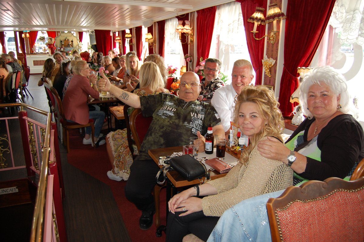 mani16_manfred's tweet photo. #liveevent #feestboot #amsterdam https://t.co/KsBfe2YfhE