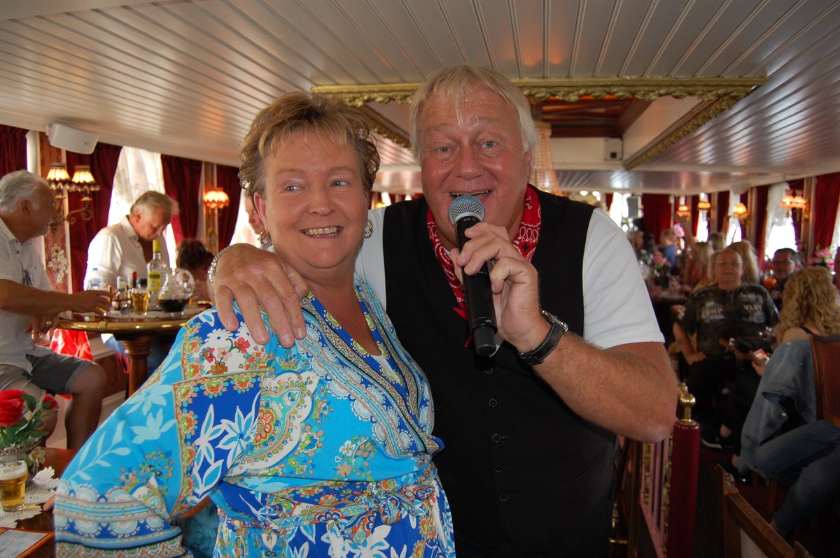 mani16_manfred's tweet photo. #msdejordaanboot #liveevent #feestboot #amsterdam https://t.co/bK7ctp98Gi