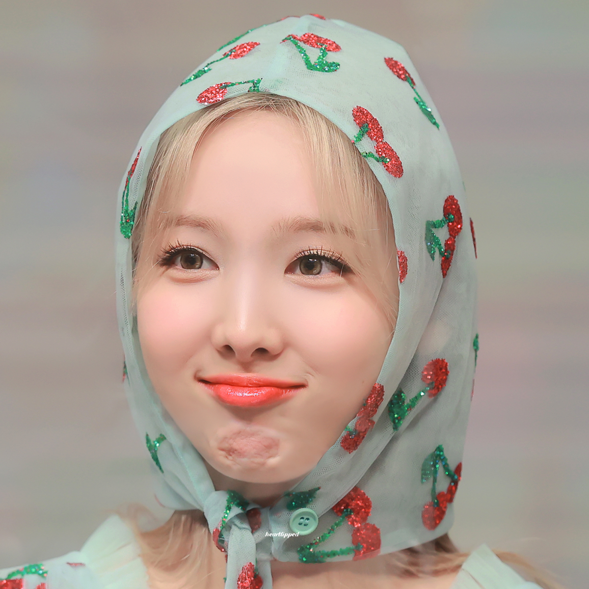 220703 오늘 밥알깅 정사각형 액자 재질,,

#나연 #Nayeon #ナヨン #IM_NAYEON     
#TWICE