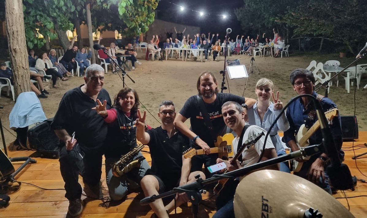 BruceCat_'s tweet photo. #SantFeliudeBuixalleu Restaurant Can Puig #Montseny #Springsteen en #Català #BruceCat https://t.co/3MI36XCJy7