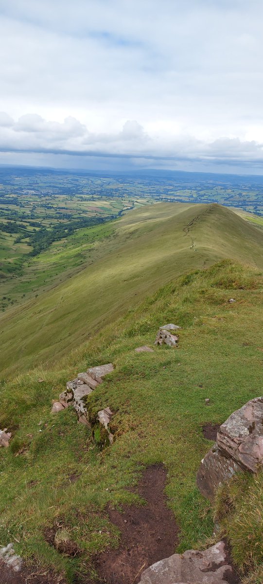 fluffyants22's tweet photo. #hiking in brecon yesterday #getoutthere #Girls #Wales https://t.co/UiO2iva29s