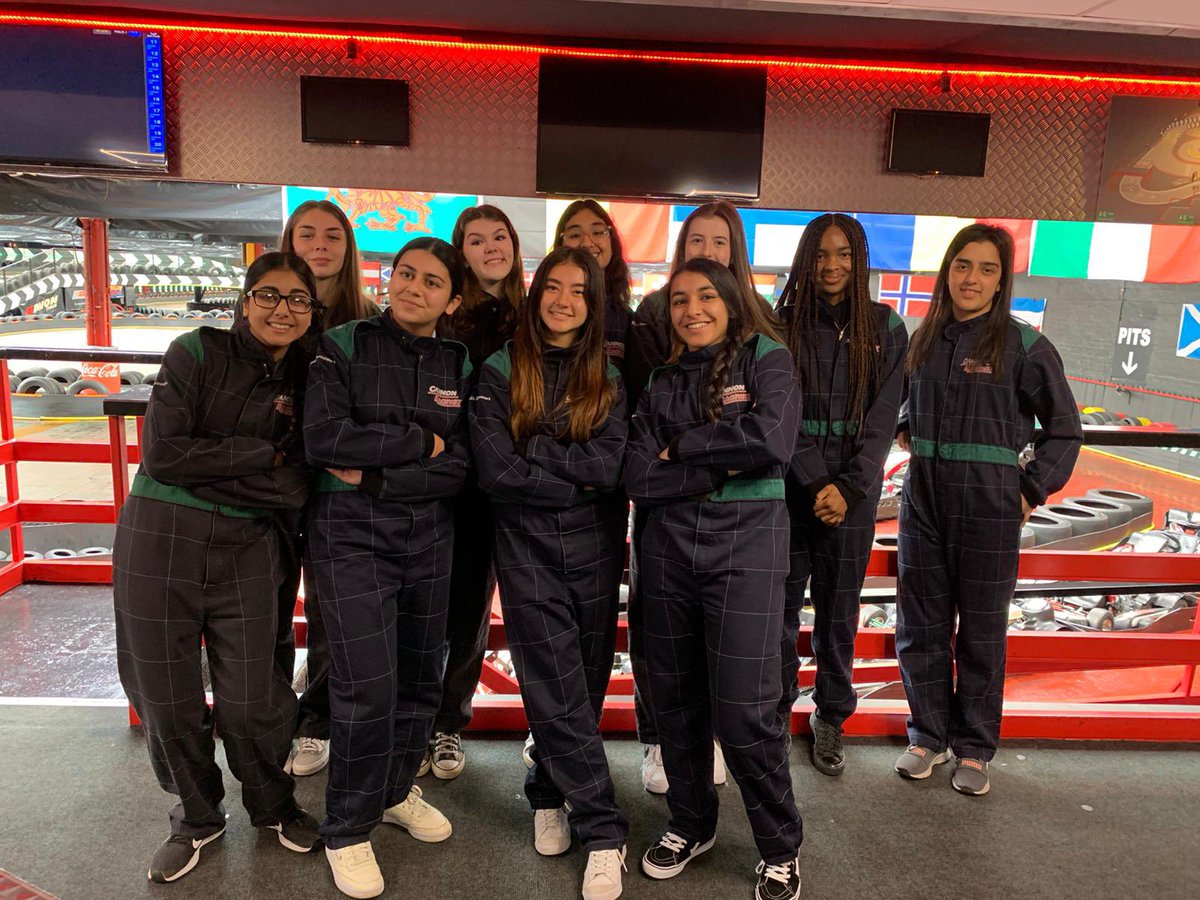 Our u16s had a great time at their GoKarting presentation 🏎🏁

Well done to Zainab who won player’s player of the season 💙 and to Leah who won club girl 🤍 

Well done to the team on their achievements this season, we can’t wait to see how next season goes for you 💙🤍💖