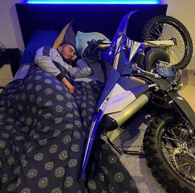 when i bought my yz 🤭😍😍 #rt #nsfwtw https://t.co/EtoU45kY08<a href="/tag/rt"class="tags">#rt</a><a href="/tag/nsfwtw"class="tags">#nsfwtw</a>