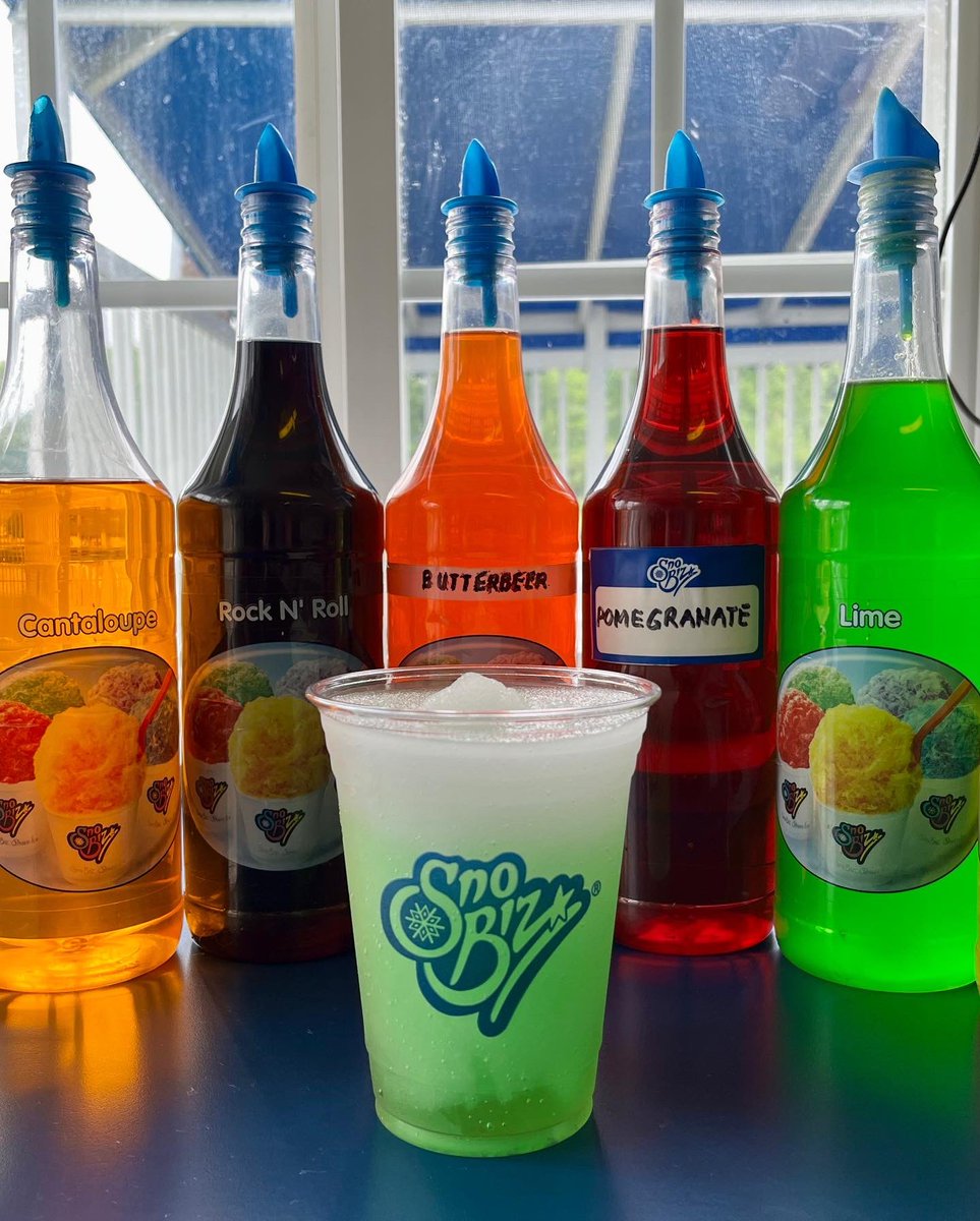 SnoBiz_OFallon's tweet photo. On Sundays (or any day) we like SnoBiz Slushies! 😋Did you know you can get a Slush at SnoBiz now in any of your favorite flavors? Come try one! We are open 12-10 daily. ☀️🌈#sunday #slush #slushies #sundayvibes #local636 https://t.co/7eleleTLuf