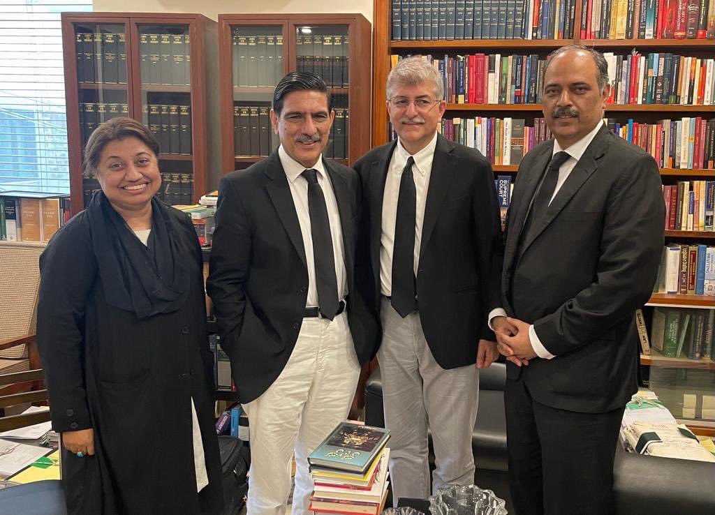 AbidSZuberiASC's tweet photo. Barrister Abid S.Zuberi, ASC with Khawaja Haris Sb, Senior ASC.
#AbidSZuberi #AbidZuberi #AbidShahidZuberi #SupremeCourt #PresidentSupremeCourtBar
#ElectionSCBAP
#PresidentSCBAP
#ASC #Lawyer
#Pakistan
#ElectionSCBAP https://t.co/RsTjfuYA3a