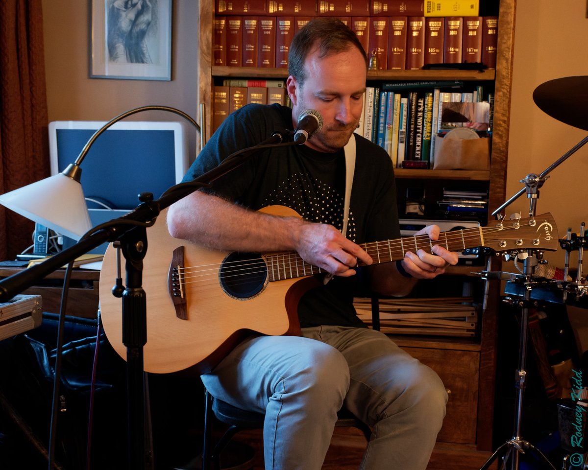 I Am The Manic Whale <a href="/themanicwhale/">I Am The Manic Whale</a> House concert last week
flickr.com/photos/1271130…