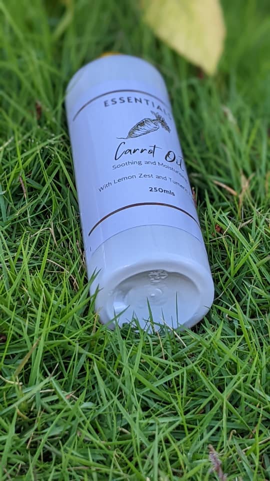 doxalenny's tweet photo. Hello Ladies and gentlemen, I would love to introduce to you my new product from #ESSENTIALSBYDOXA . Locally made Carrot Oil for all skin types.

Price: 15,000/=.

Please Rt &amp; Share.
@CarolNdosi
@LeyAllyie @neemarodrick126 @YourFrenchFry
@AlbertinaMella @bongolese95 @meetmelch https://t.co/55JwzmKSij