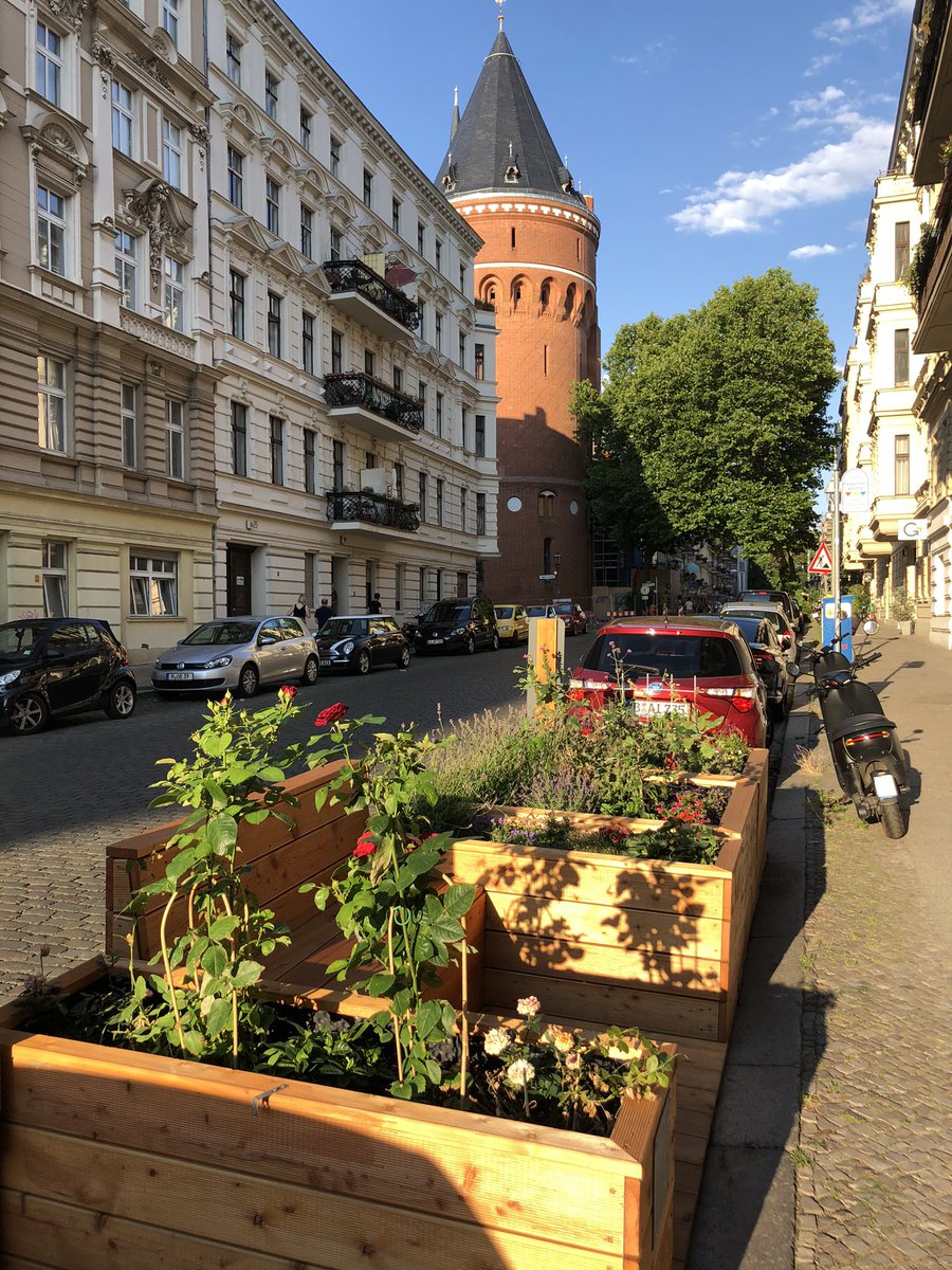 Vielleicht eines der schönsten #Parklet‘s Berlins steht in der Fidicinstraße in Kreuzberg. Oder bietet jemand mehr?