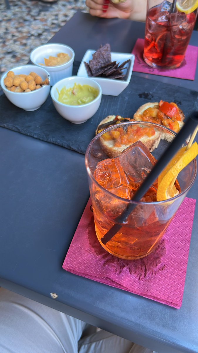 ciroku_fiorela's tweet image. Starting @isws_semweb the Italian style! #isws #isws2022 #bertinoro