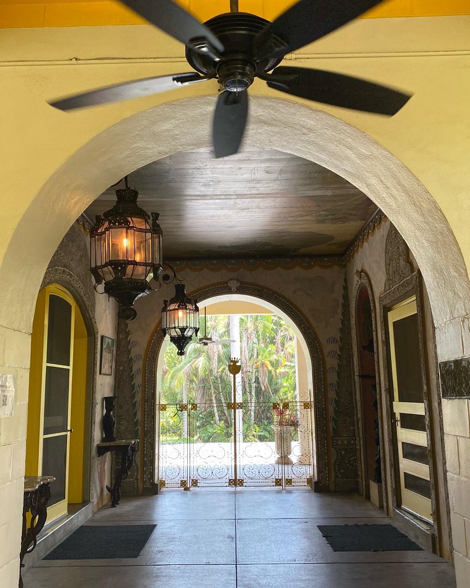 RoamThePlanIt's tweet photo. Happy Sunday! ☀️ Here’s a hidden gem 💎 in Fort Lauderdale — @BonnetHouse 😍

📸 Michelle / #destinationroam 

#bonnethouse #fortlauderdale #museum #gardens #southflorida https://t.co/t0h5LM6QZI