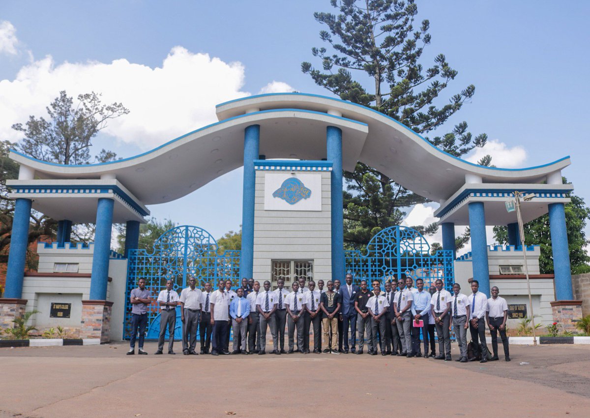 Today, Prof @EngeuProf  together with the Alumni of the mighty @SMACK_UG had a career session with the Senior Six candidates. 

Here are the pictorals of the day 

#careeradvice #jenalifeug #treesforlife #treesforhealth