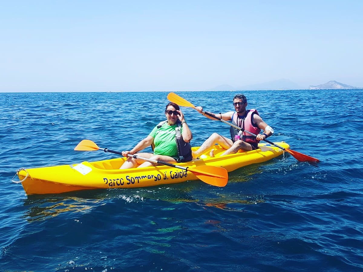 GLNapoli's tweet image. Oggi in #cacciallaplastica -Swimm Edition,promossa  da N’SEAYET @LetsdoitItaly @_CleaNap e RounTable18  in collaborazione con UISP e CSI Gaiola.Noi, @WwfNapoli e CSI Gaiola abbiamo aperto un banner: “Basta fogne nel mare di Napoli”
Firma la petizione,su Change.org