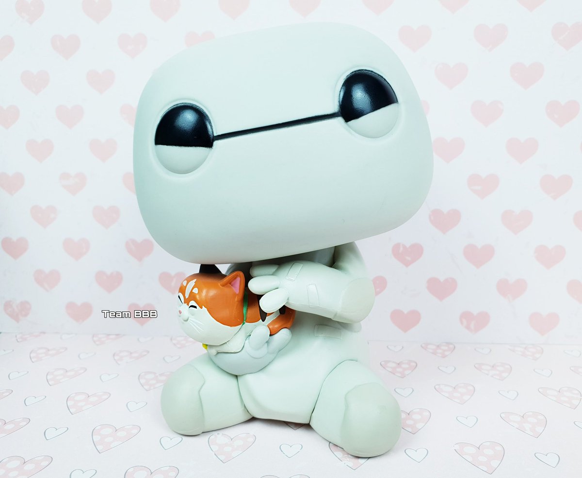TeamBBB123's tweet photo. Hairy Baby! Hairy baaaaaby 🐱
#baymax #bigherosix #bighero6 #mochi #mochithecat #mochi #baymaxandmochi #funko #funkopop #popvinyl #hairybaby #popfigures #popfigure #funkofigure #funkofamily #funkofan #funkofoto #toyphotography #toyphoto @DisneyPlusUK @OriginalFunko https://t.co/X70gZRsTbl
