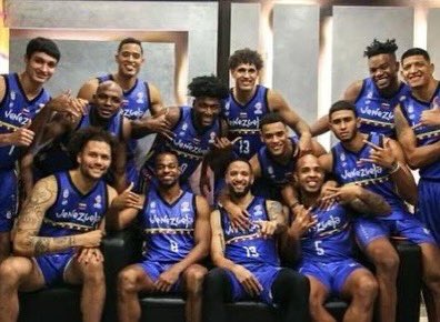 Somoszulianidad's tweet photo. Atletas zulianos aportan ocho medallas en la primera semana de los Juegos Bolivarianos https://t.co/gVe71SYPLC https://t.co/feT0gqfk5A