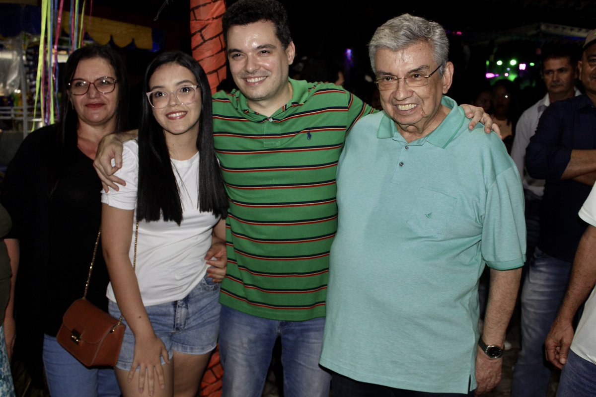 garibaldifilho's tweet photo. Agradeço o convite do presidente da Câmara Municipal, vereador Carlos Duarte. A festa estava bonita! 🤜🏻🤛🏻
#GaribaldiPreCandidatoDeputadoFederal #GariMAOSLIMPAS👐🏻 #GaribaldiFilho #WalterAlves #CarlosEduardo #RaimundoFernandes #LagoadAnta #RioGrandeDoNorte https://t.co/E22KPEWYup