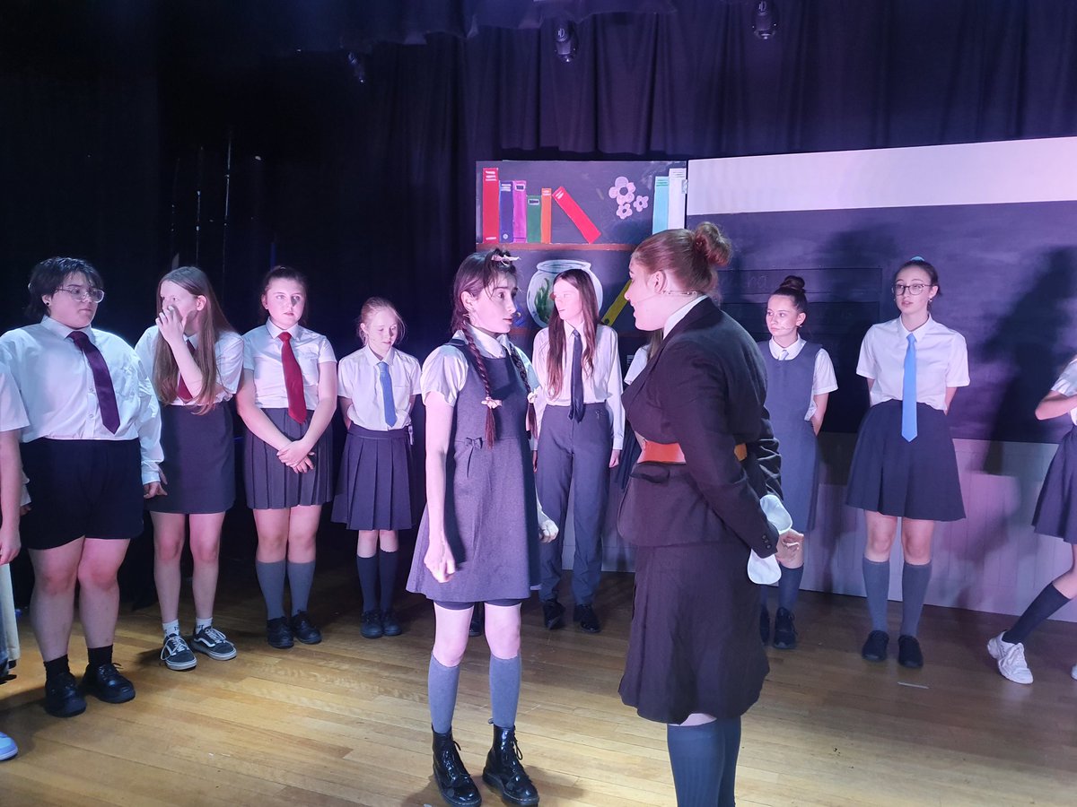 FHESPerformarts's tweet photo. A sneaky preview from our Matilda rehearsals this weekend! Sooo impressed with our amazingly talented students! @FHESPerformarts https://t.co/Pv945Kz0jN