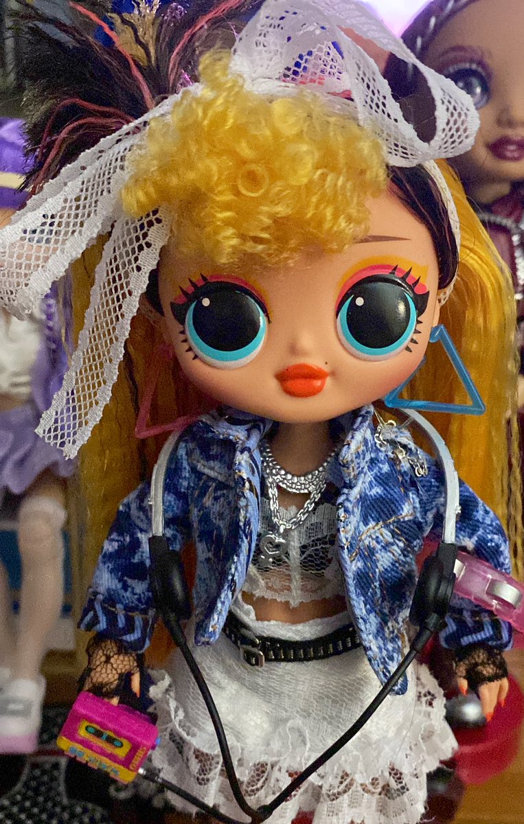 OolaFanForever's tweet photo. I am so in ❤️ with #PopBB, my new #lolsurprise #OMGDoll. She’s only my third, but I have a feeling I will be getting more now. Love the #Madonna 1980’s references, she comes with 25 accessories. Gorgeous doll.  ❤️😁 So underrated.❤️ https://t.co/AHqk9Crs22
