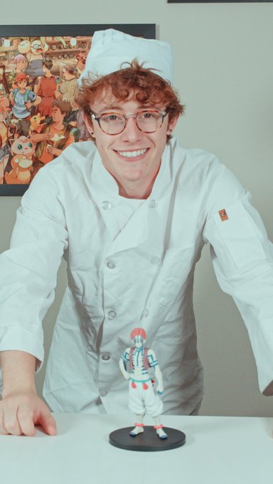No context but here’s a photo of me with my donut maker https://t.co/QHDbnGuKT7