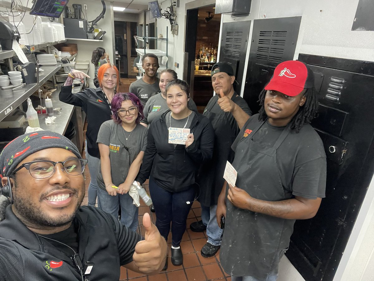 KCfromChilis tweet media