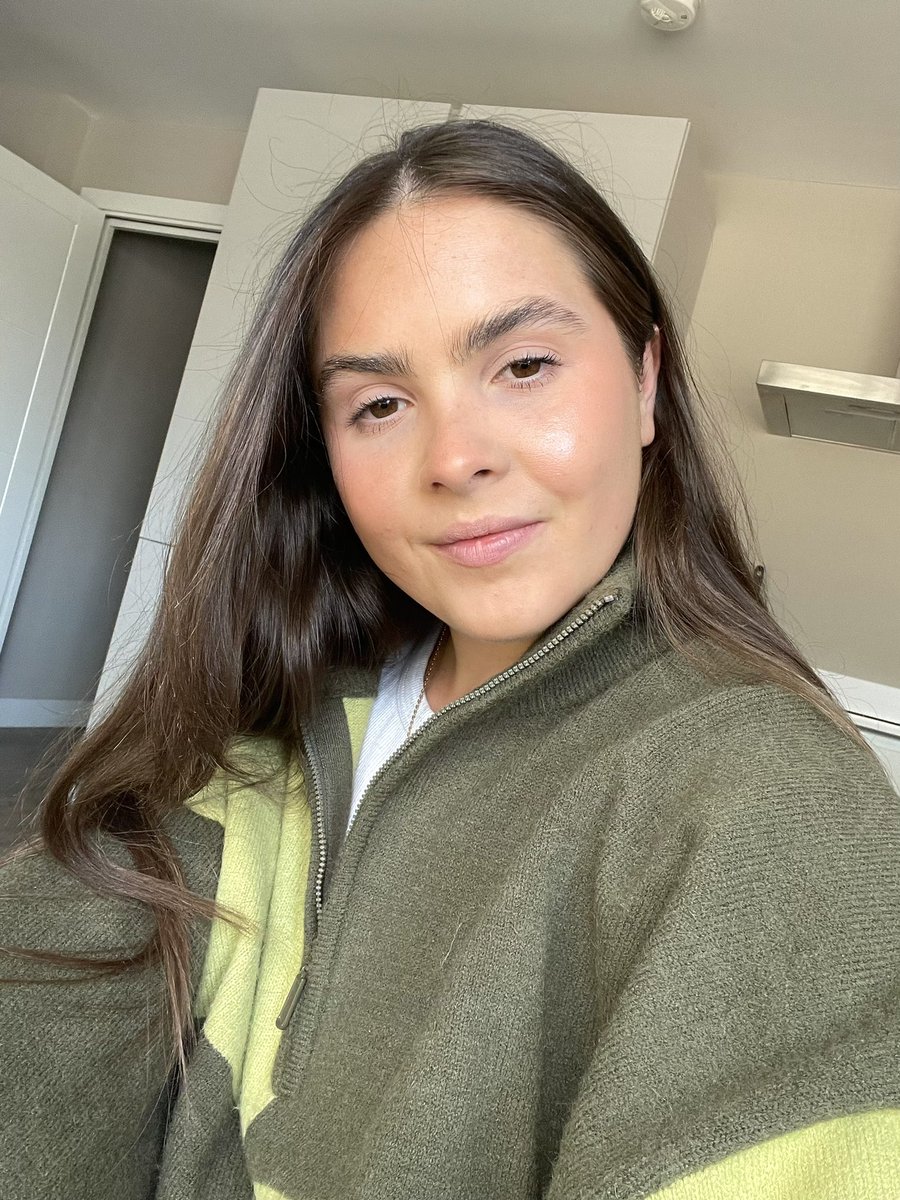 Good evening… Tomorrow, I will be on your radios covering the breakfast show for Millsy every day this week from 7am… Tune in on @HullKRFM and let me know how your weekend was. Also hit me up with your favourite 90s dance track for the after 8 belter!