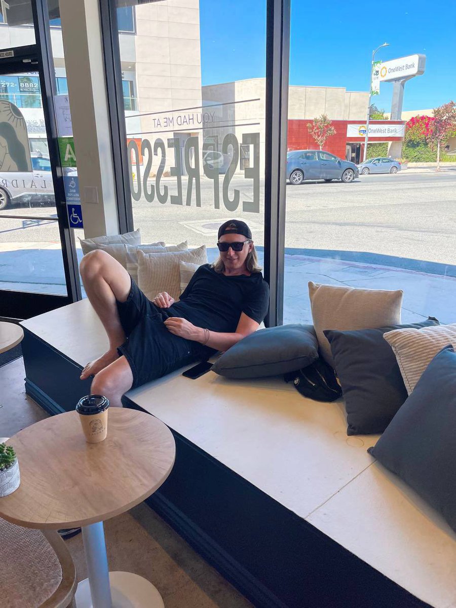 triangle_sun's tweet image. Creative people are the most grateful crowd of coffee lovers ☕️☝🏻 

#trianglesun