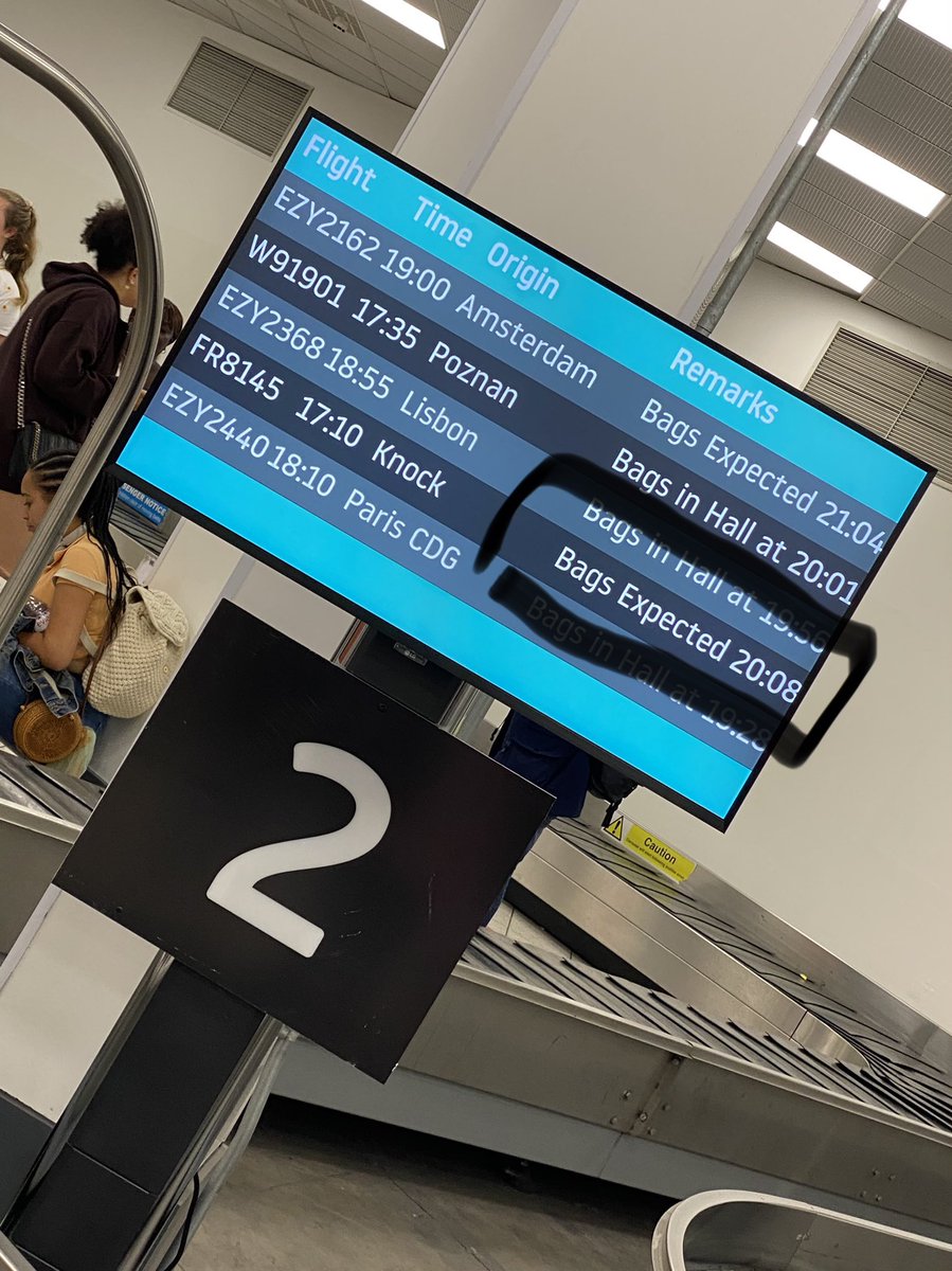 Time now, 20.41. Pure lies. Just be honest <a href="/LDNLutonAirport/">London Luton Airport</a> <a href="/Ryanair/">Ryanair</a> #Useless