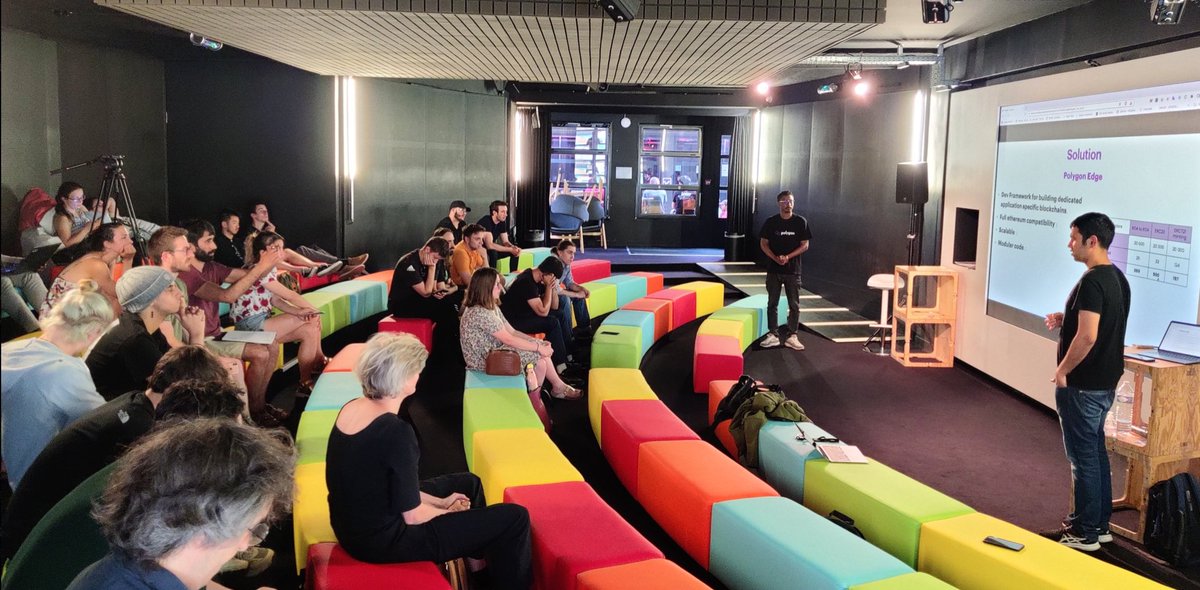 Katalyster's tweet photo. First technical workshop for coders in @42born2code in Paris organized with @lesDecroissant &amp; @EsDjaf as Polygon Advocates ! 

We had the opportunity to talk about #blockchain, @0xPolygon, #decentralized solutions and latest tools offered to developers by @0xPolygonDevs 💜 https://t.co/RT3kIYnmz4