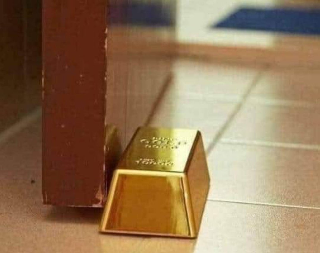 NikolaTeslaInc's tweet photo. Gold has many uses. Gold Secured Bitcoin uses Gold to back the #Bitcoin  they hold. #GoldSecuredBitcoin https://t.co/rL3lzw1xHi