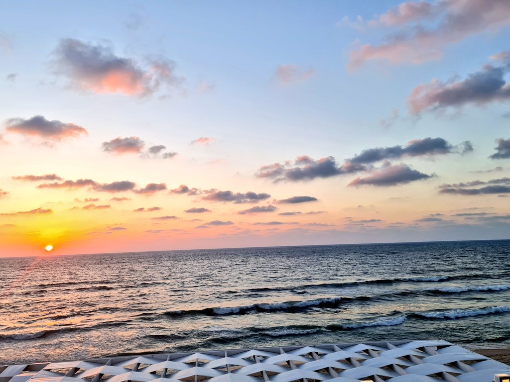 Omar_Gaza's tweet photo. #Gaza remains number 1 in sunsets https://t.co/pf3vpjSV6K