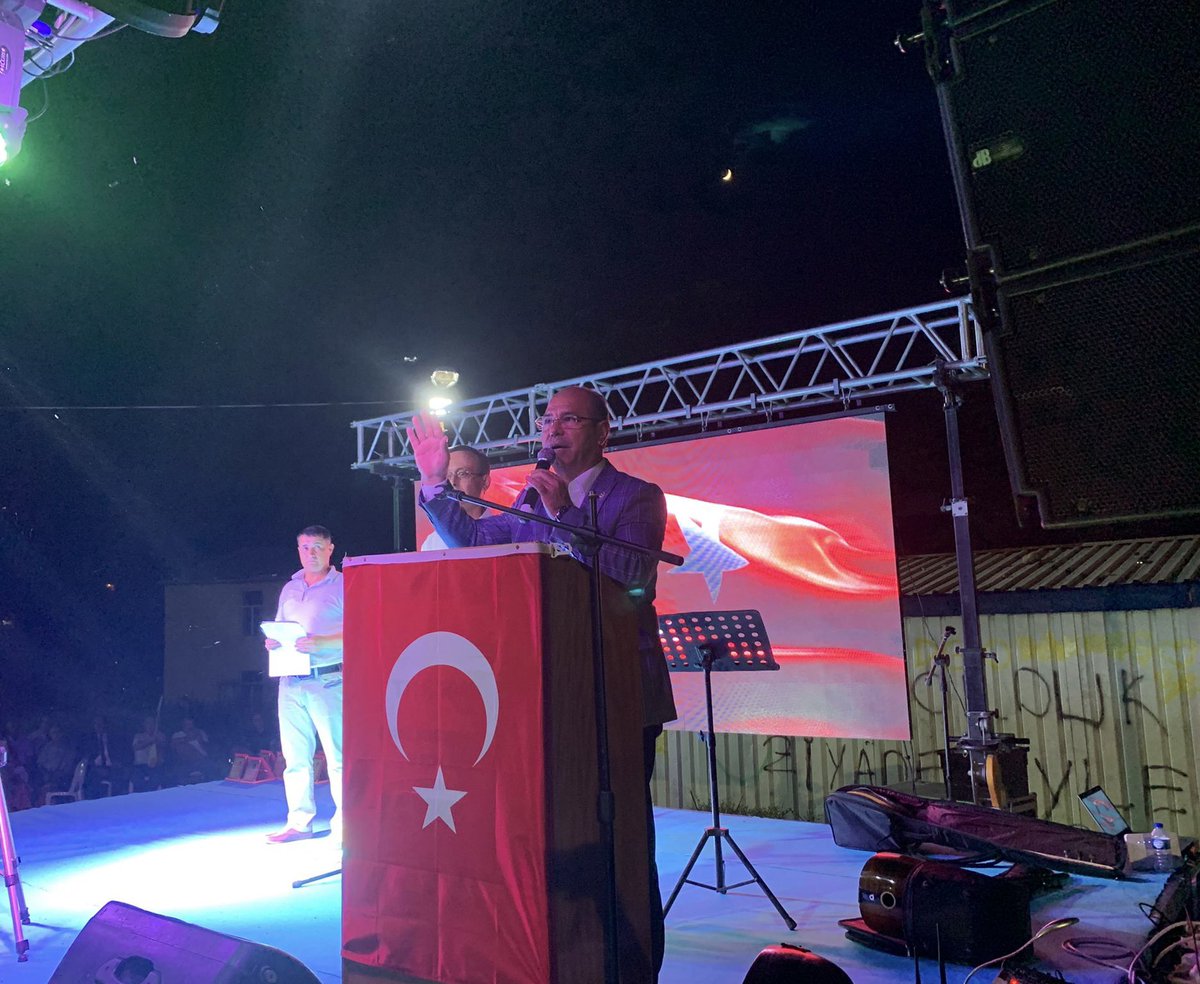 mdurmusoglu's tweet photo. 📍Düziçi 

20’inci Karacaoğlan Aşıklar ve Ozanlar Şölenine katıldık. 

Şiirleriyle sevgiyi, saygıyı, dürüstlüğü ve çalışkanlığı öğütleyen ve milletimizin birlik beraberliği için gayret gösteren tüm ozanlarımıza yürekten sevgilerimi iletiyorum. https://t.co/UqTN3uU5OQ