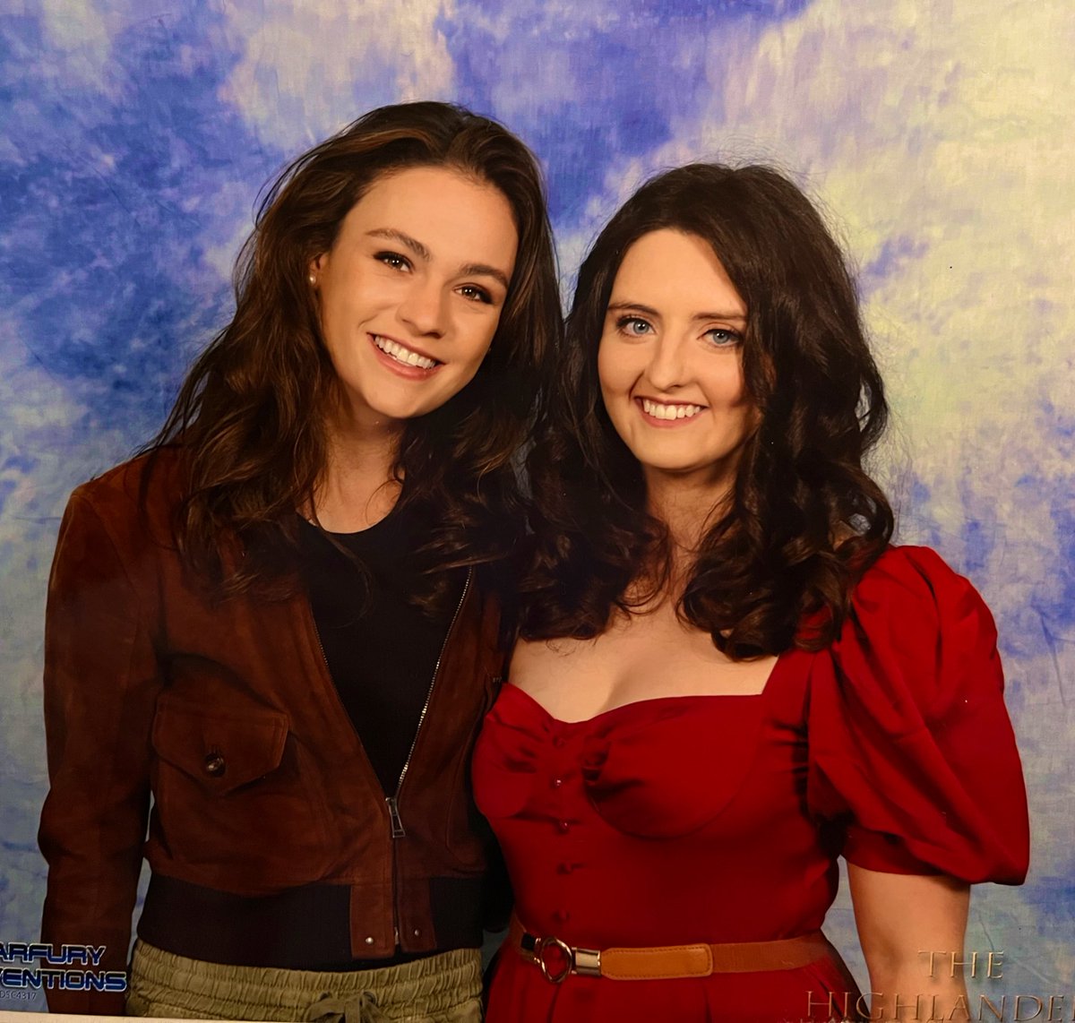 HeatherBrandon8's tweet photo. Solo photo with the lovely @SkeltonSophie #highlanders5 #outlander https://t.co/5l1bwesYNS