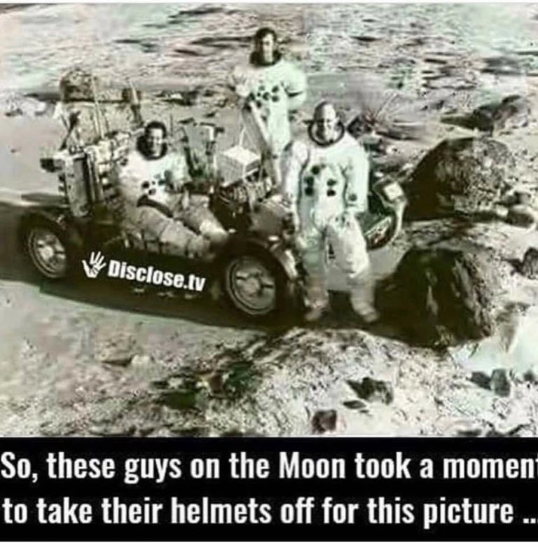 WakeUpNThink's tweet photo. @PrismPrime Oops #globefail #moonlandingHoax https://t.co/YlCf988RRK