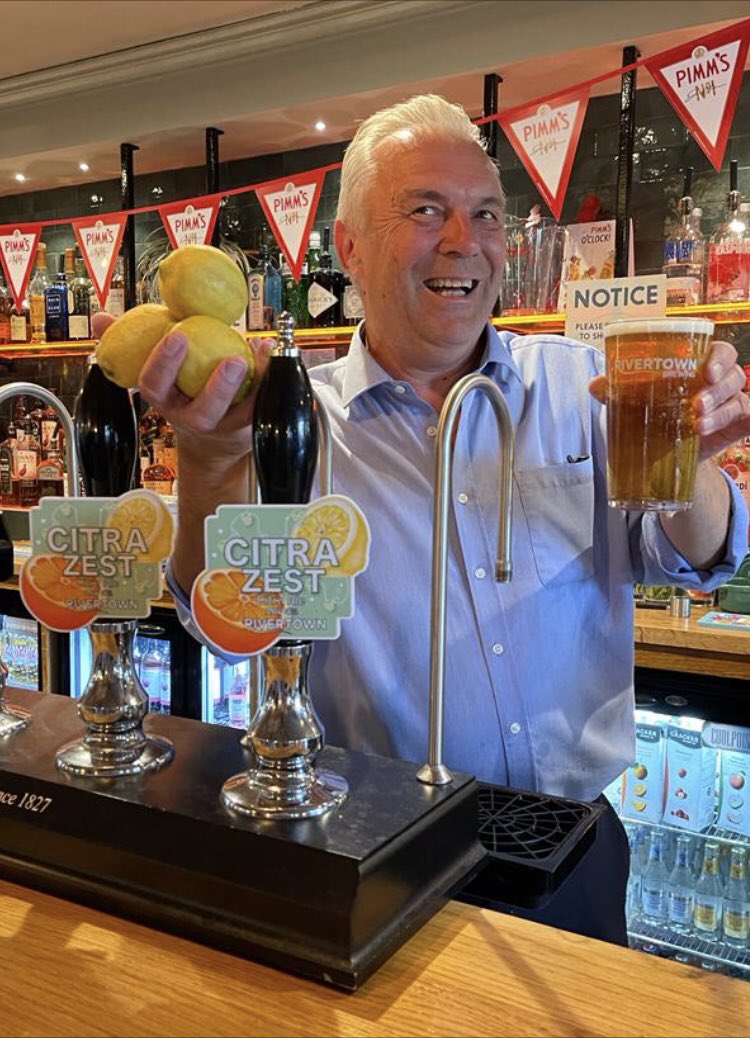 Hey get down to your local @McMullens1827 for a taste of the new seasonal ale Citra Zest from <a href="/RivertownBrewer/">The Rivertown Brewer</a> very refreshing and yes I am a bit of a lemon 🤣🍻 <a href="/CAMRA_Official/">CAMRA</a> <a href="/SouthHertsCAMRA/">South Herts CAMRA</a> <a href="/RogerProtzBeer/">Roger Protz</a>