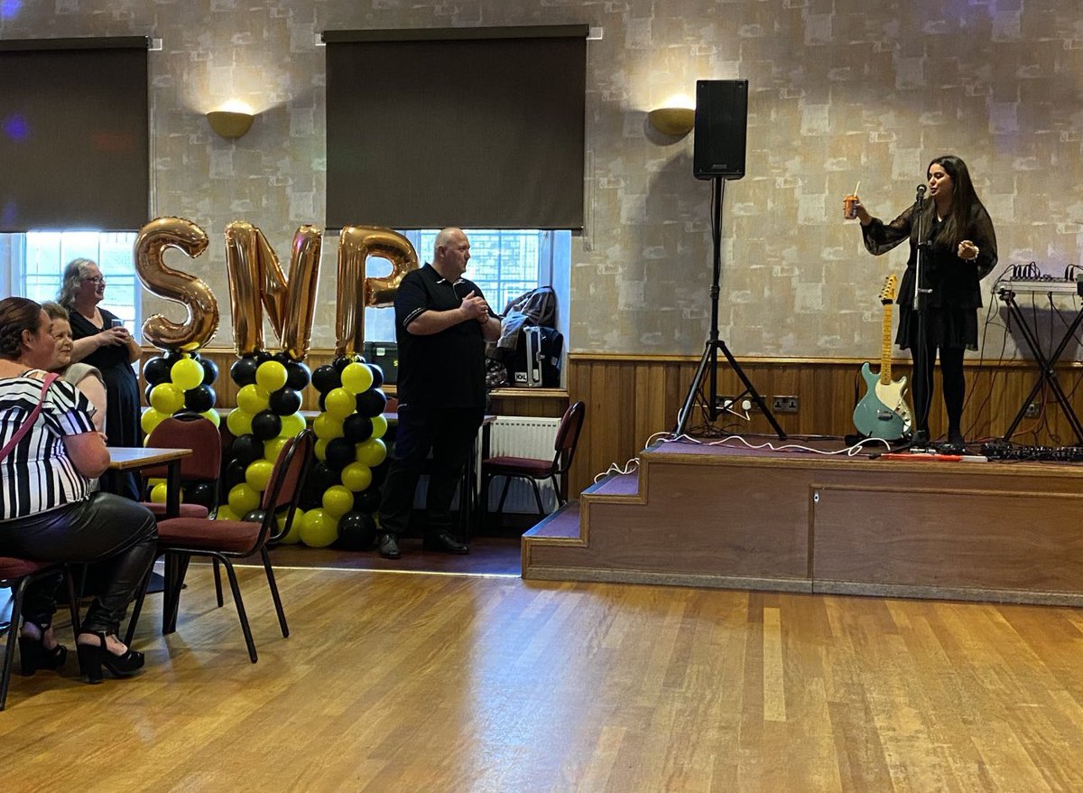 🙌 A wonderful evening last night with team @AirdrieShottSNP!

🏴󠁧󠁢󠁳󠁣󠁴󠁿 We celebrated our recent election wins, and are getting geared up for our independence referendum!

Drink of choice - Irn Bru 😎