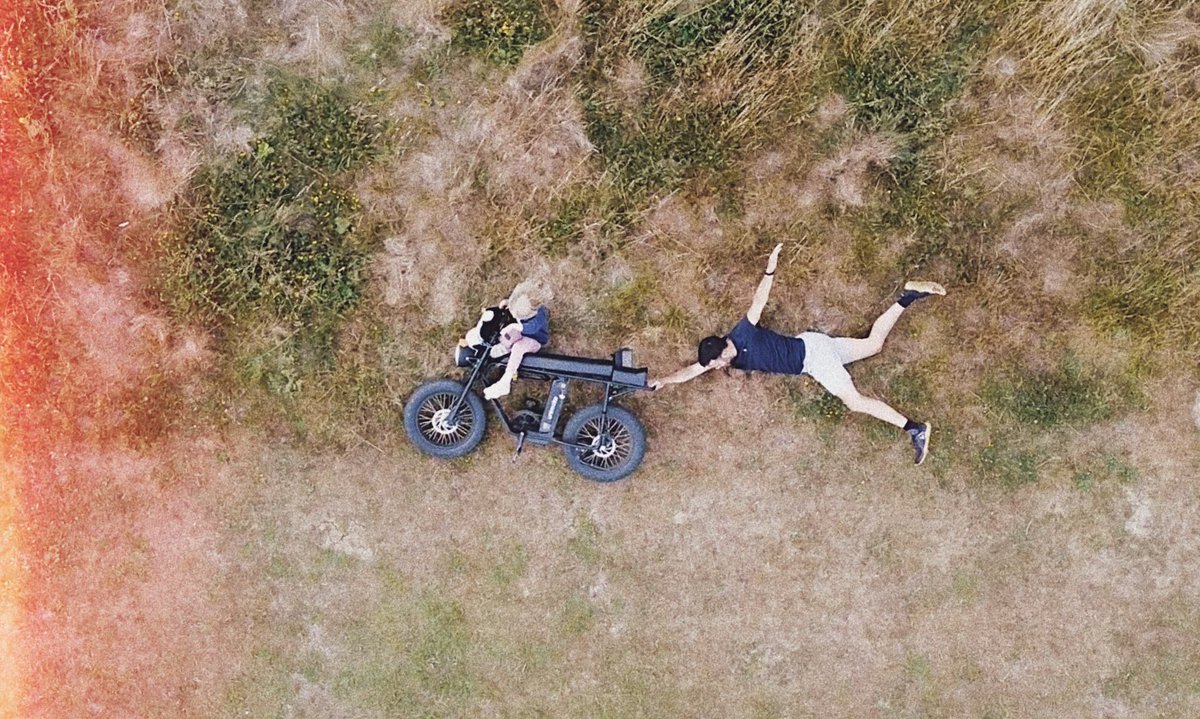 theartistJS's tweet photo. Holding on to days like these 🥰❤️
#DaddyDaughterDays #ebike #UrbanDrivestyle #dronephotography https://t.co/1RYbDrSAyP