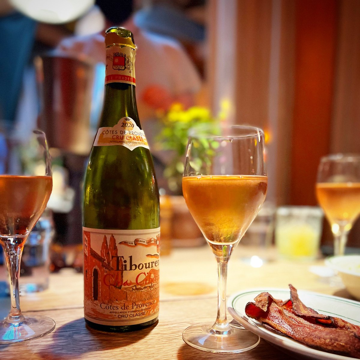 DCWarOfTheRoses's tweet photo. We are so thrilled @bucksfishingcamping is a new competitor in the War of the Rosés this year. Hurry to this gem &amp; be sure to enjoy something pink to drink! They are competing in the War on behalf of @transformerdc.

#dcwaroftheroses #dcrosé #dc #dcdining #dcrestaurants https://t.co/7UmyjyA3MF