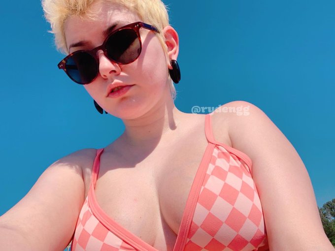 enjoying this gorgeous sunday! 💕✨☀️ https://t.co/CLuHejJvrW