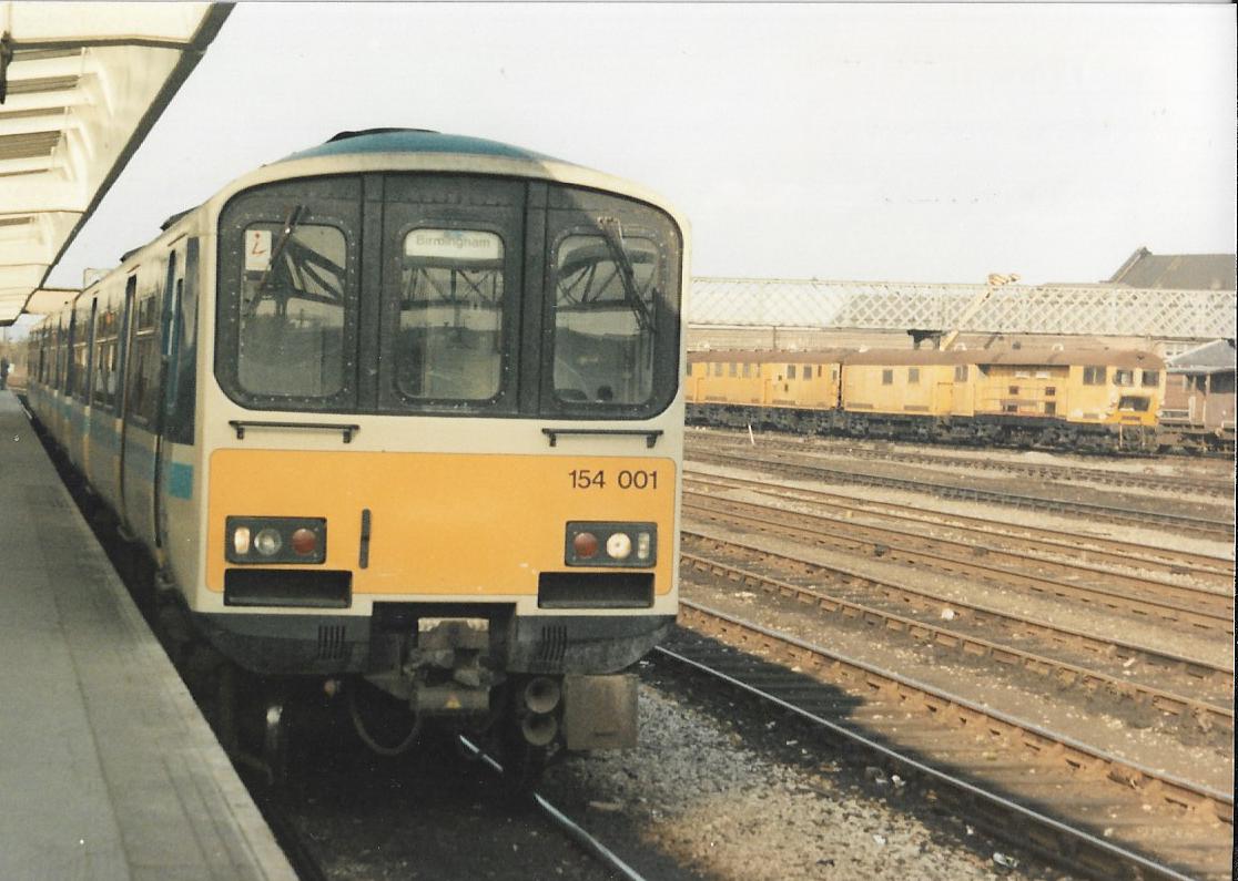 SalopianLyne's tweet photo. Derby Station 24th October 1987
British Rail Class 150 Sprinter 150002 became Class 154 unit 154001 for trialling the Class 158 engine/transmission & interior. Still in original livery.
Speno Railgrinder in the sidings
#BritishRail #Class154 #Derby #Sprinter #trainspotting ๐ค https://t.co/hjLRrVigMn