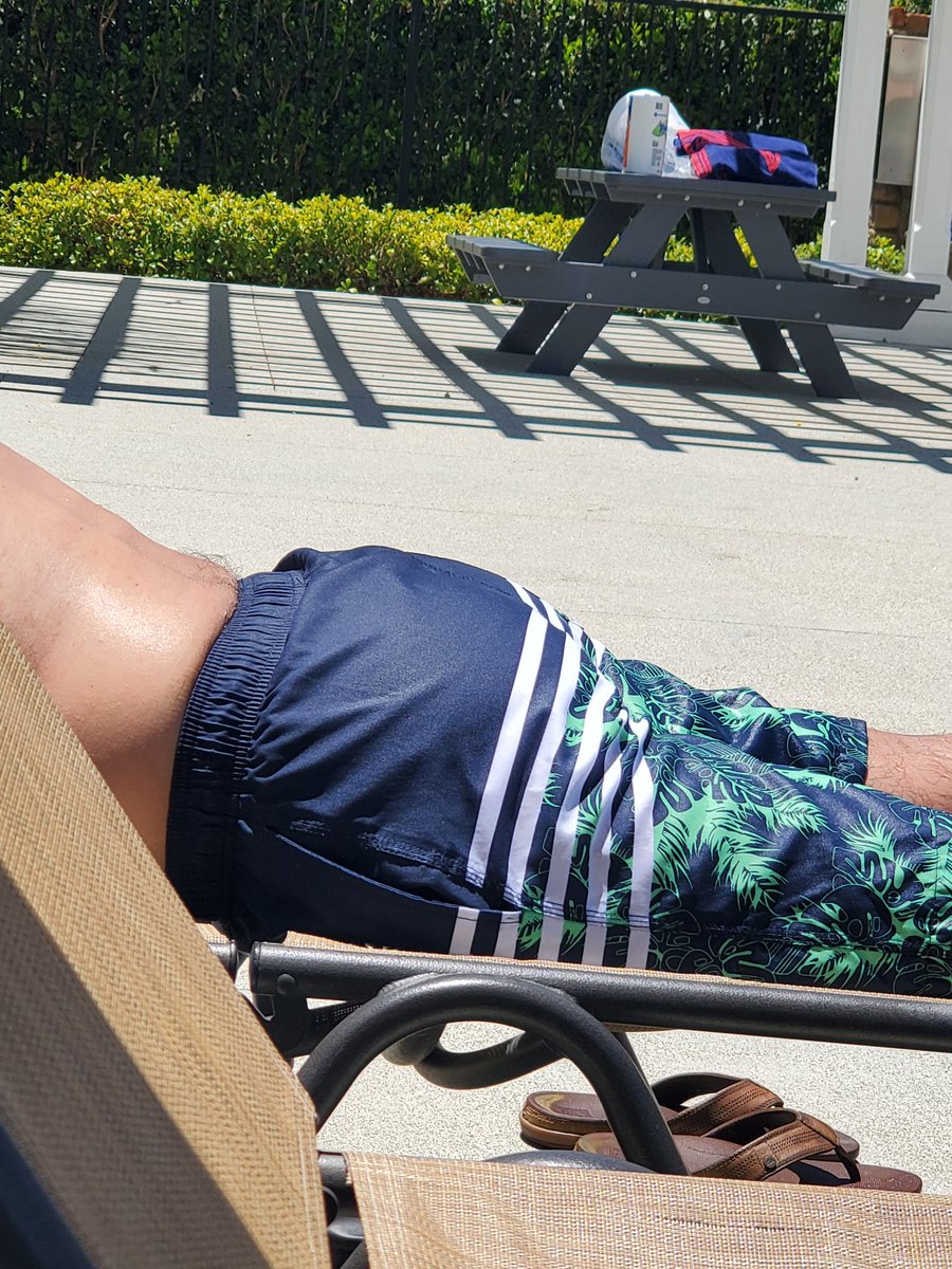 DadTheNewb's tweet image. Compliments of MrsTheNewb. Poolside in the USA.

#thiccbooty #poolscene #adventure