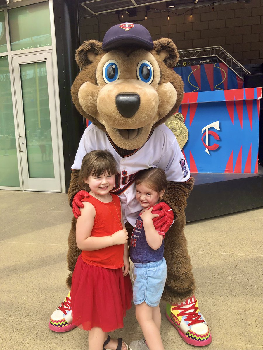 carolineklohs's tweet photo. Amazing day at the @Twins game! Thank you @TC_00 for the photo op. You made these gals day. We love you! 🐻 ⚾️ ♥️
#MNTwins #TCBear #minnesota #twins #targetfield https://t.co/aKPHdqZFAr