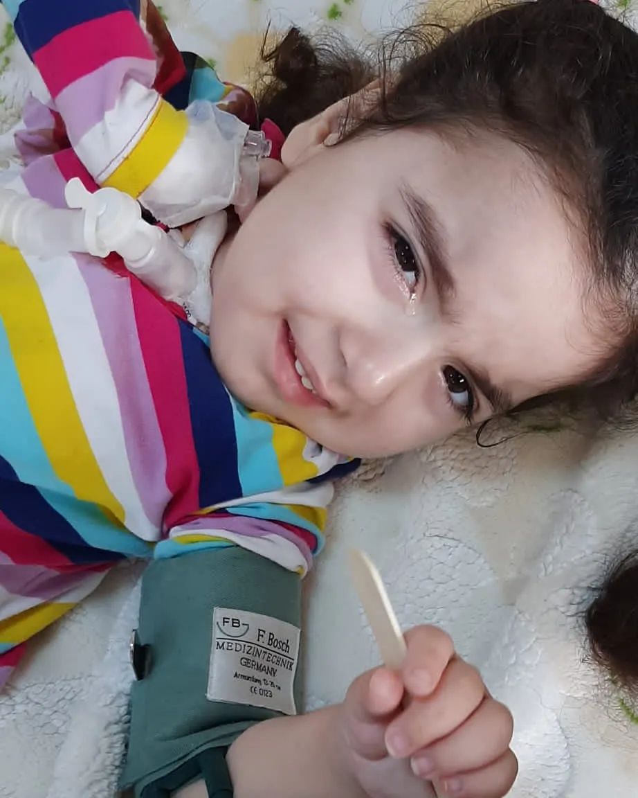 Ebrar aç uyumasın artık❗️
400 gr daha alırsa bugüne kadar verdiği yaşam savaşını kaybedecek. Lütfen tutun Ebrar'ın ellerinden🙏🏻

#masterchefturkiye #AçıkveNet
Binance Rıdvan Dodurga Kenger