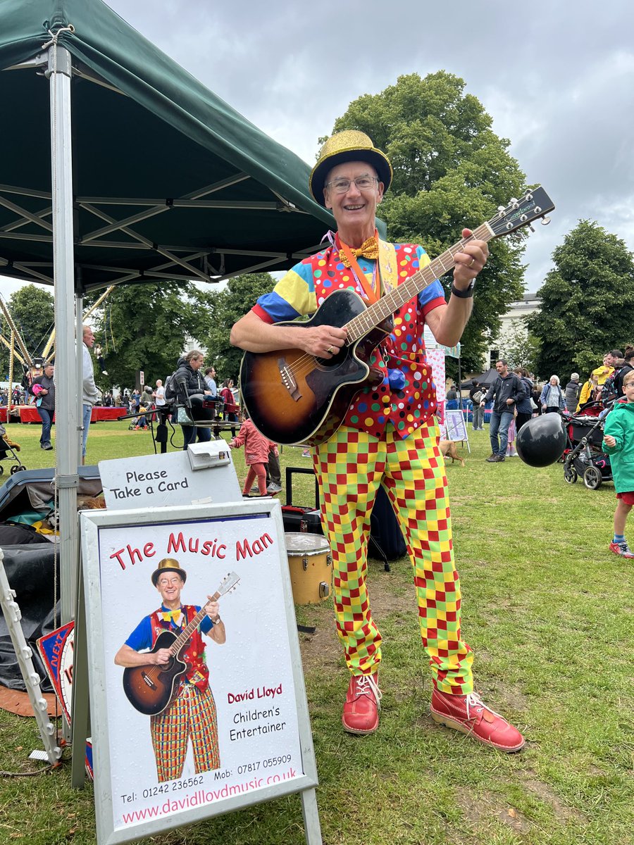 musicmanchelt's tweet photo. Lovely time yesterday at Montpellier gardens midsummer fiesta! #themusicman https://t.co/DyCxFasQqs