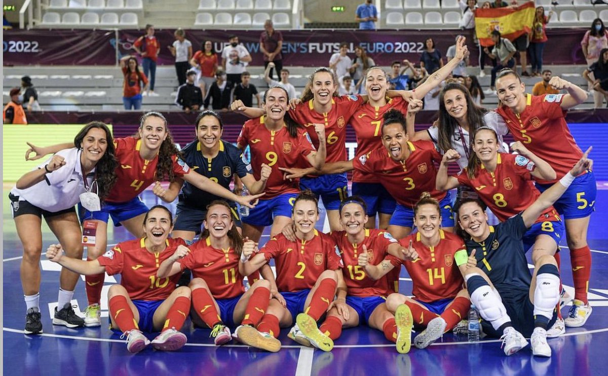 SD_RadioMula's tweet photo. La muleña Noelia Montoro Campeona de España junto a la Selección Española de Fútbol Sala Femenino. 

La selección española se ha impuesto en la Final a Portugal por 1-4 en los penaltis, tras empatar 3-3, y consigue su segundo campeonato de Europa consecutivo. 

¡Enhorabuena! https://t.co/IjwehoXoX5
