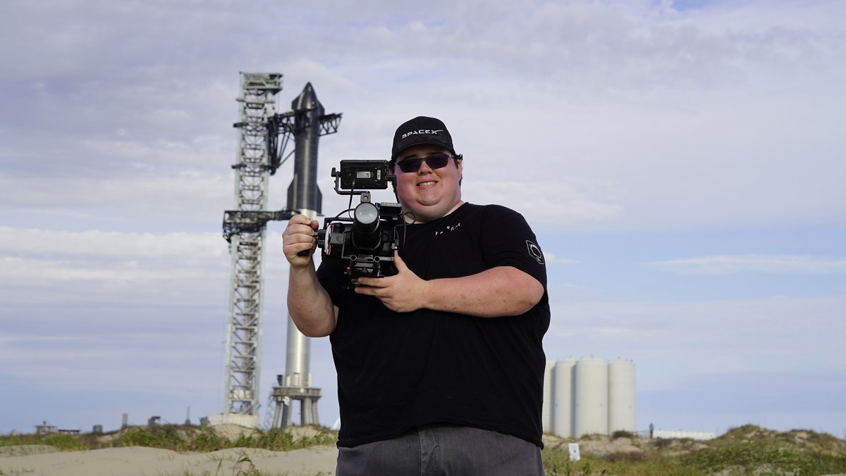zacattack27's tweet photo. Hey everyone! I am so excited to start sharing my journey to space (this is no longer an if but a when)! 

Make sure to follow me on my new twitter account 
@Astro_Aubert to join me on this adventure!

Have a few big announcements coming later this year!
https://t.co/paJ9azyyB7 https://t.co/VrvsWnSi4x