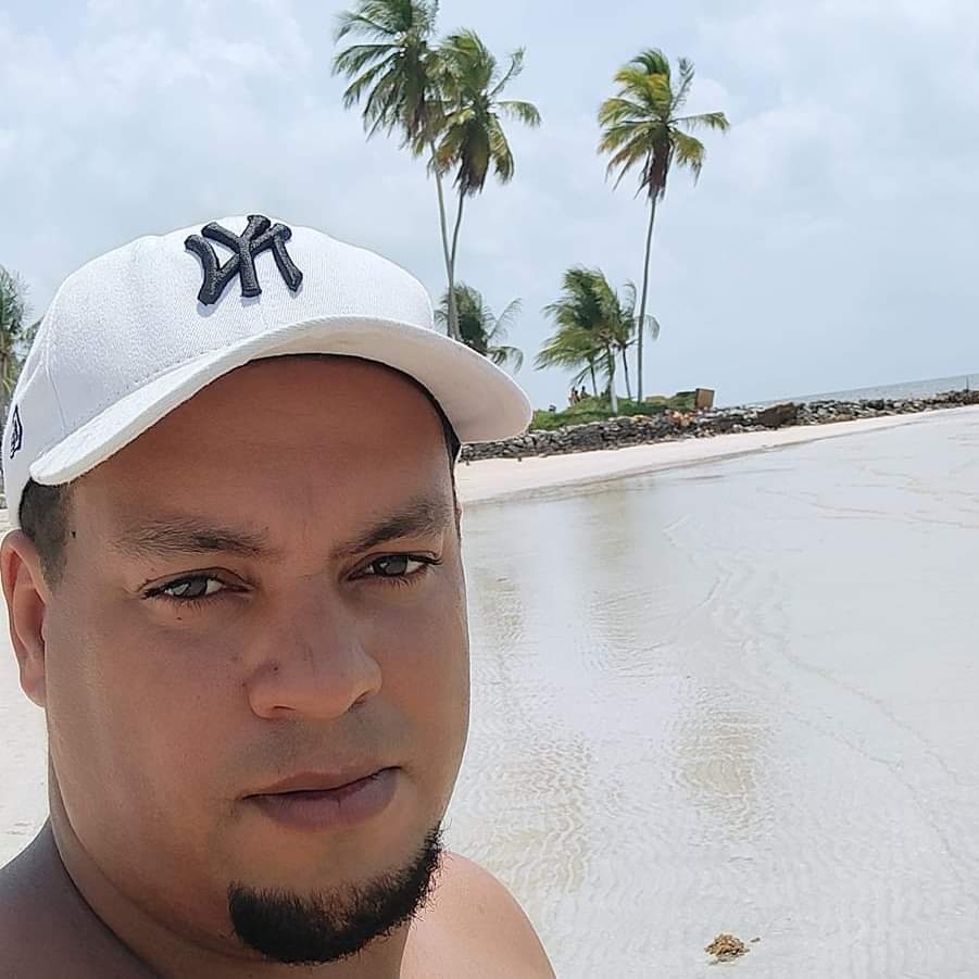 CarlosBaka7's tweet photo. A sua boca diz que quer então uque vc me diz! https://t.co/H6wA9bRD3h