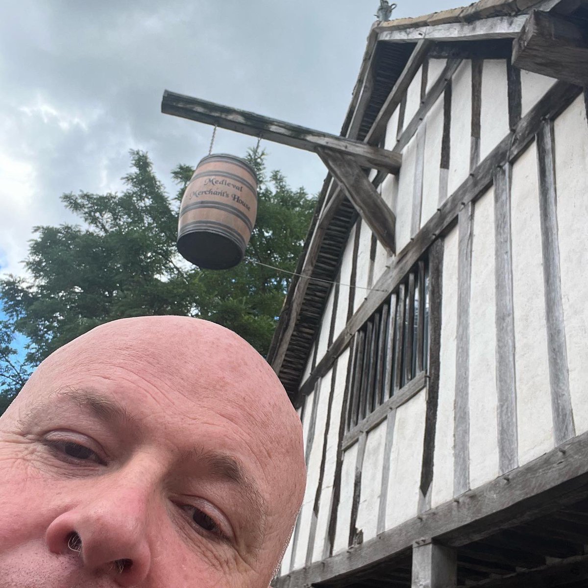 RunFindlayRun's tweet image. Run 63 of 124  #RunFindlayRun for @cr_uk #Running 10km every postcode in UK.  Today was #Southampton with it medieval walls, ferries and yachts as well as the hare trail. A wonderfully vibrant feel and a rather splendid common to run around after some photo fun.