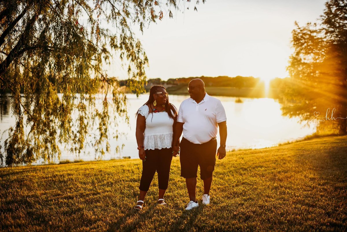 JayStephens07's tweet photo. 42 years of love!

Appreciate @hollrenhow for capturing these moments to help my parents celebrate their 42nd anniversary.
📸 @hollrenhow https://t.co/PVB1H992qe