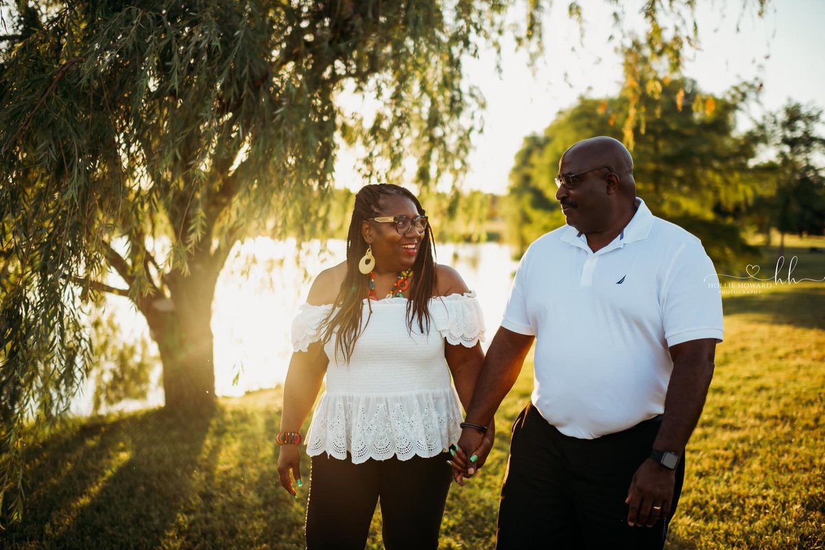 JayStephens07's tweet photo. 42 years of love!

Appreciate @hollrenhow for capturing these moments to help my parents celebrate their 42nd anniversary.
📸 @hollrenhow https://t.co/PVB1H992qe