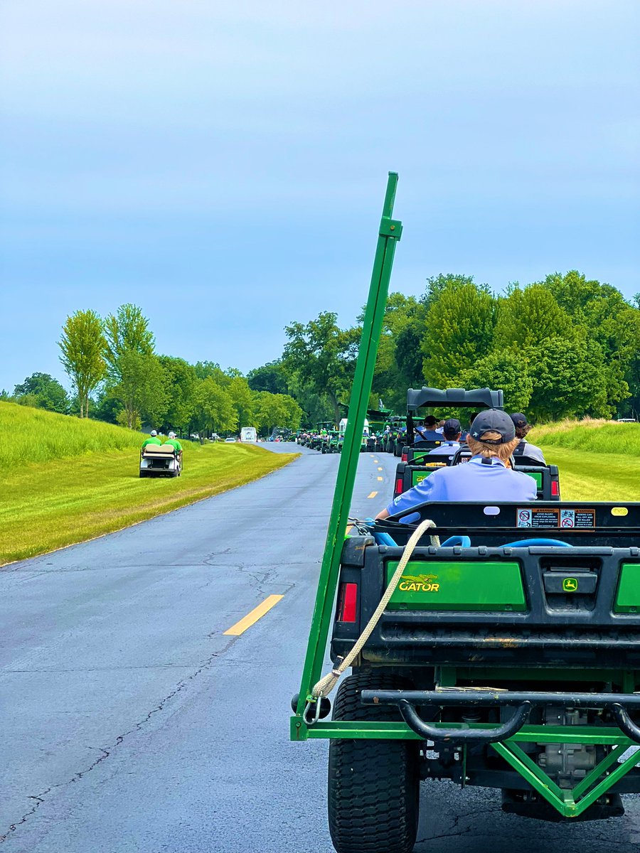 ColsonBates's tweet image. Headed back west after a great week volunteering at the @JDCLASSIC. 🚜🌾Awesome experience, and a beautiful course. @AlexJStuedemann and the entire @TPCDeereRunAGR crew are top shelf. Thanks for the good times!